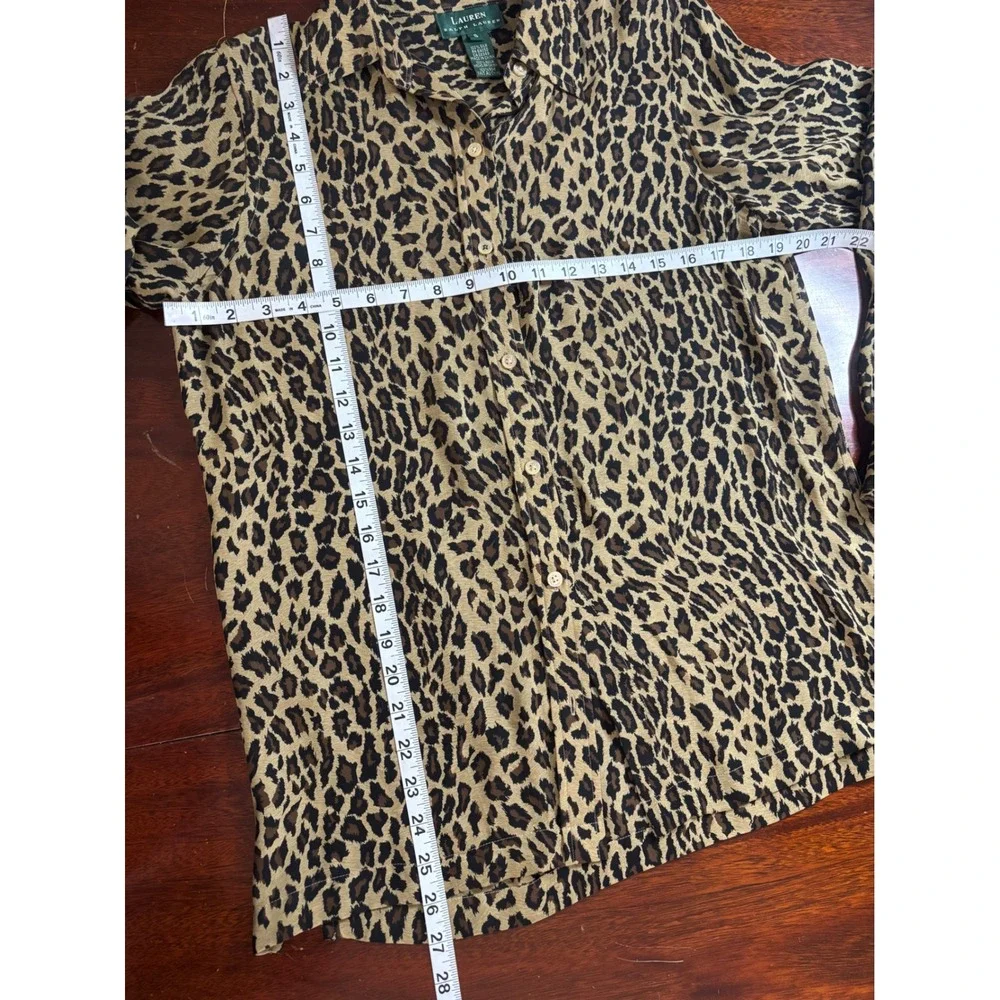 Lauren Ralph Lauren Womens Silk Top S Leopard Print Button Up Luxury Mob Wife